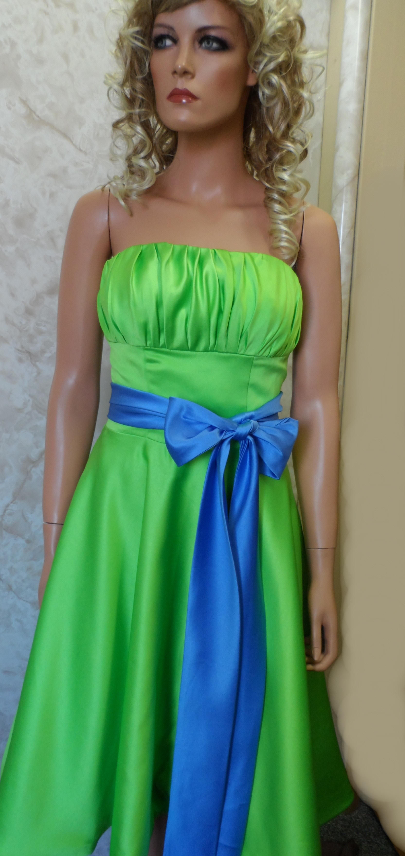 Green bridesmaid dresses.