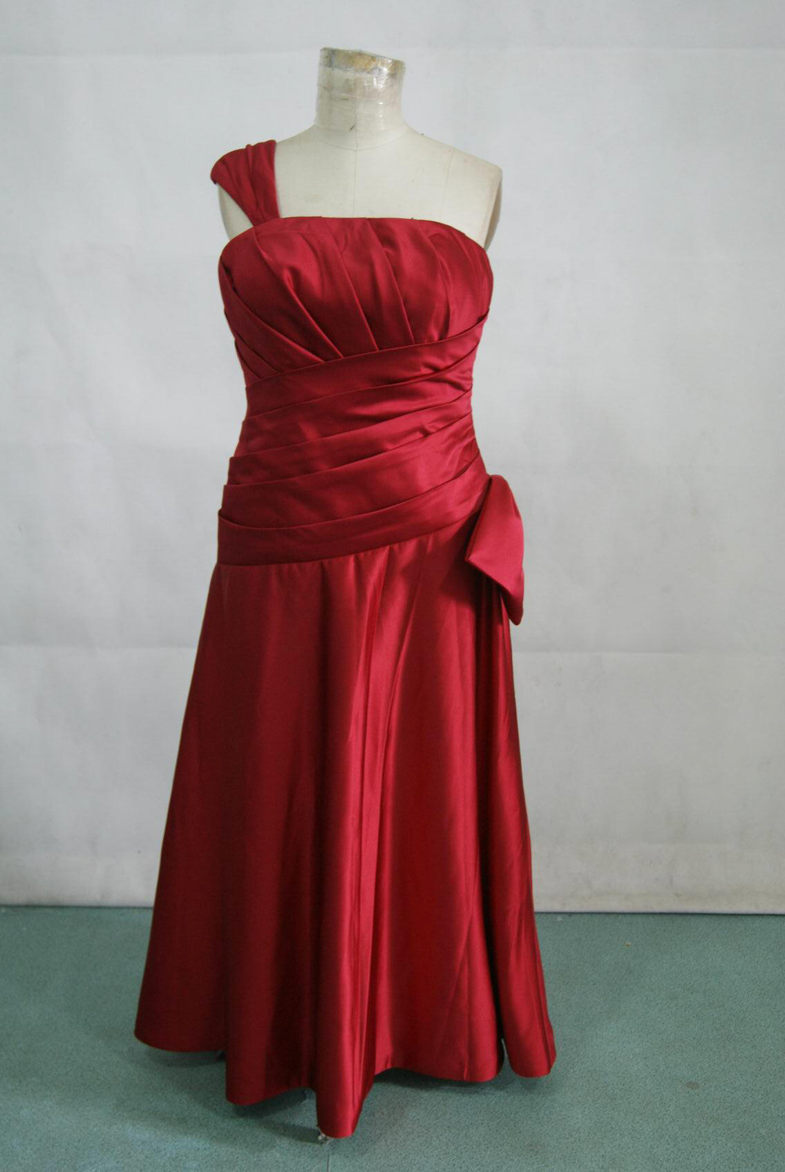 Apple One-shoulder Long Bridesmaid Dress with Dropped Waist