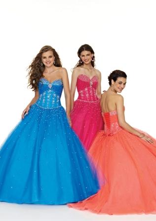 Juniors and ladies sweetheart beaded gown