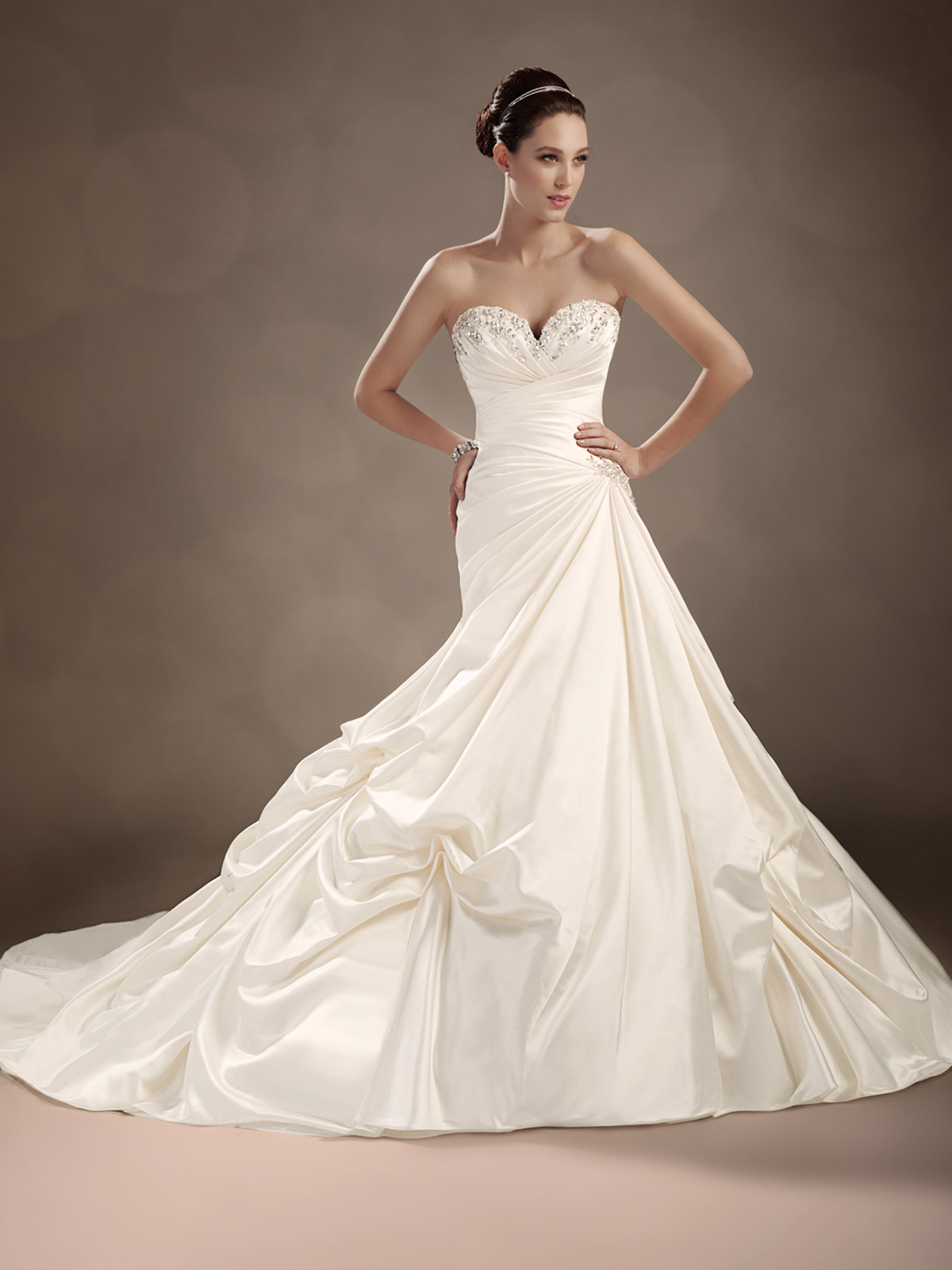 Side ruched wedding gown