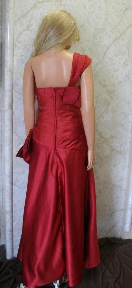 Single Shoulder Apple Red long bridesmaid Dress