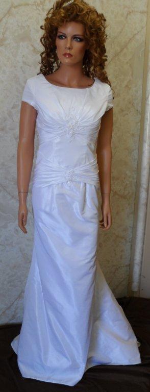 long mermaid bridal gown with short sleeves