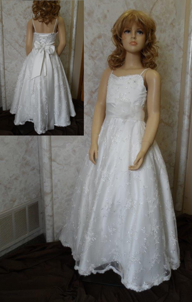 Sweetheart lace flower girl gown 