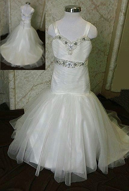 Keyhole back wedding dress and matching flower girl dress