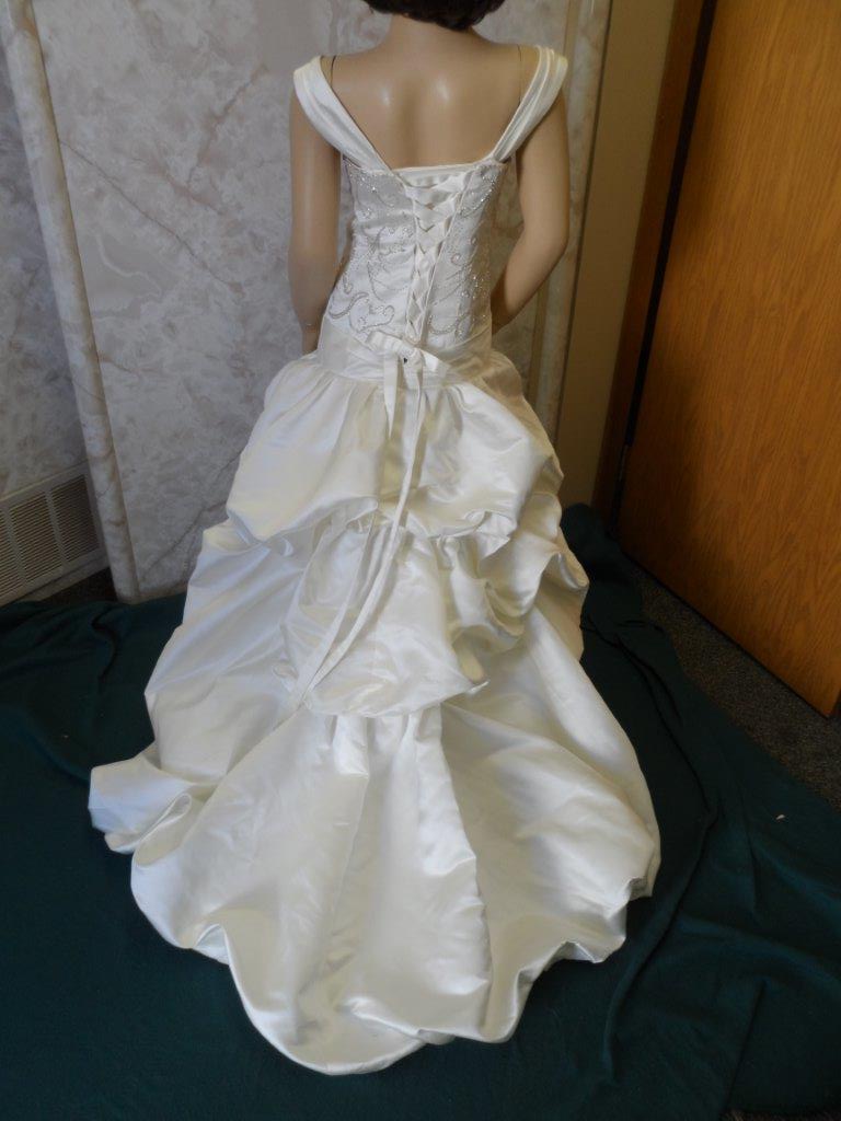 pickup train wedding gown