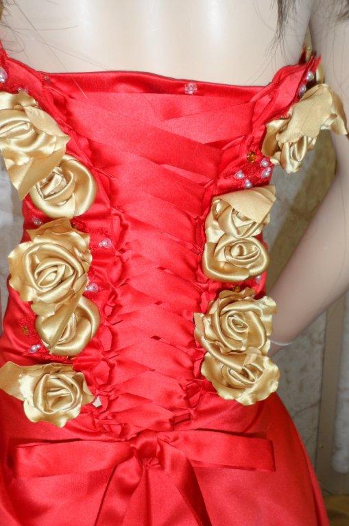 red with gold roses
