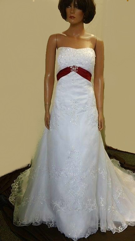 white and apple red wedding dress