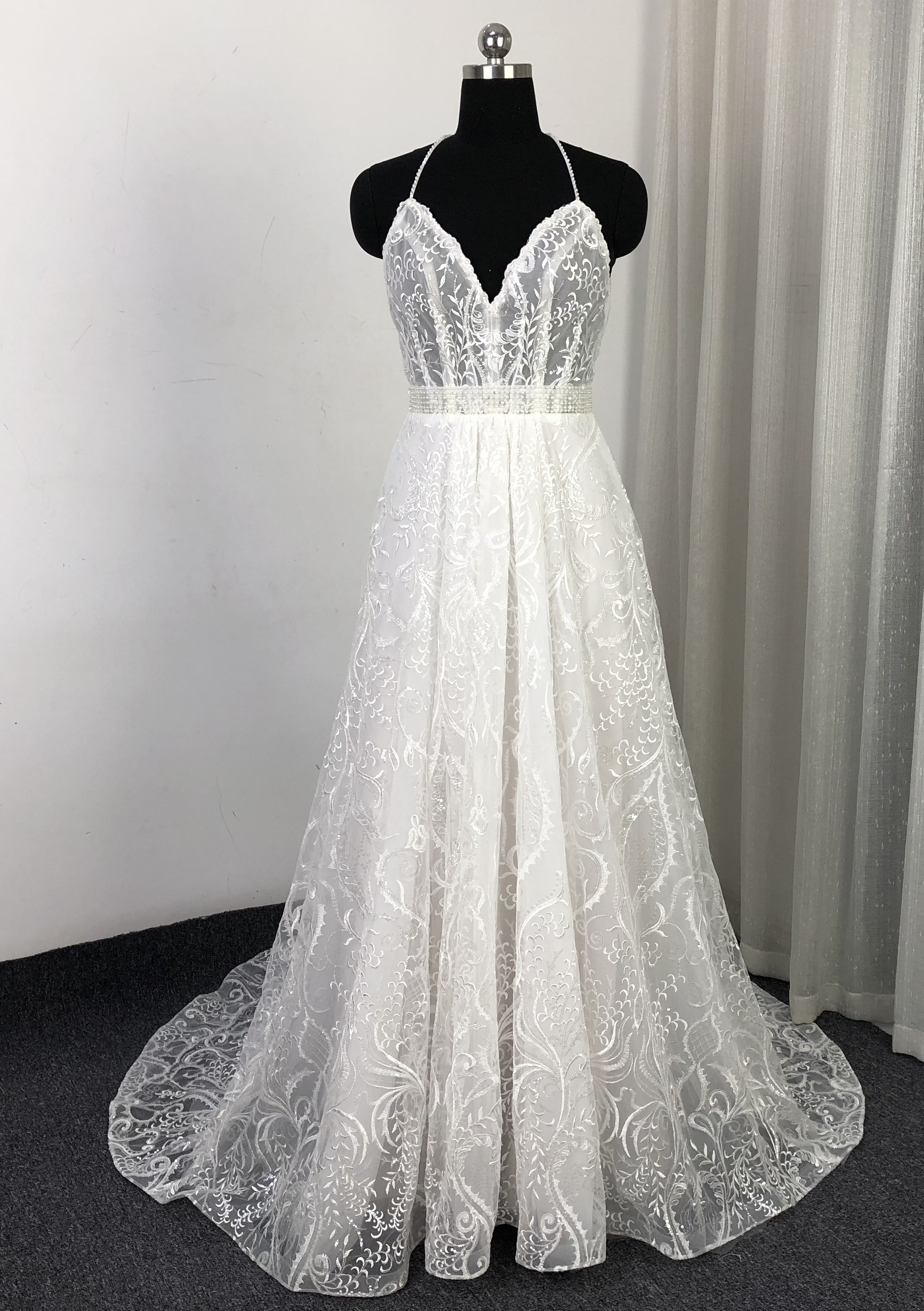 Sexy Spaghetti Strap Sweetheart Sheer Lace Top Wedding gown.