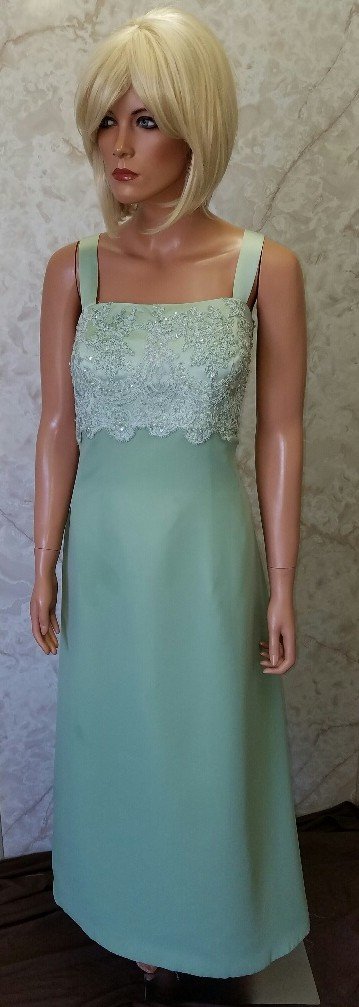 green mothers dress and jacket