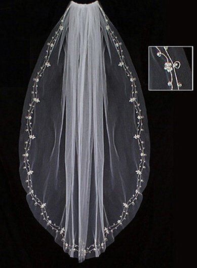 1-tier fingertip, silver embroidery with beaded flowers