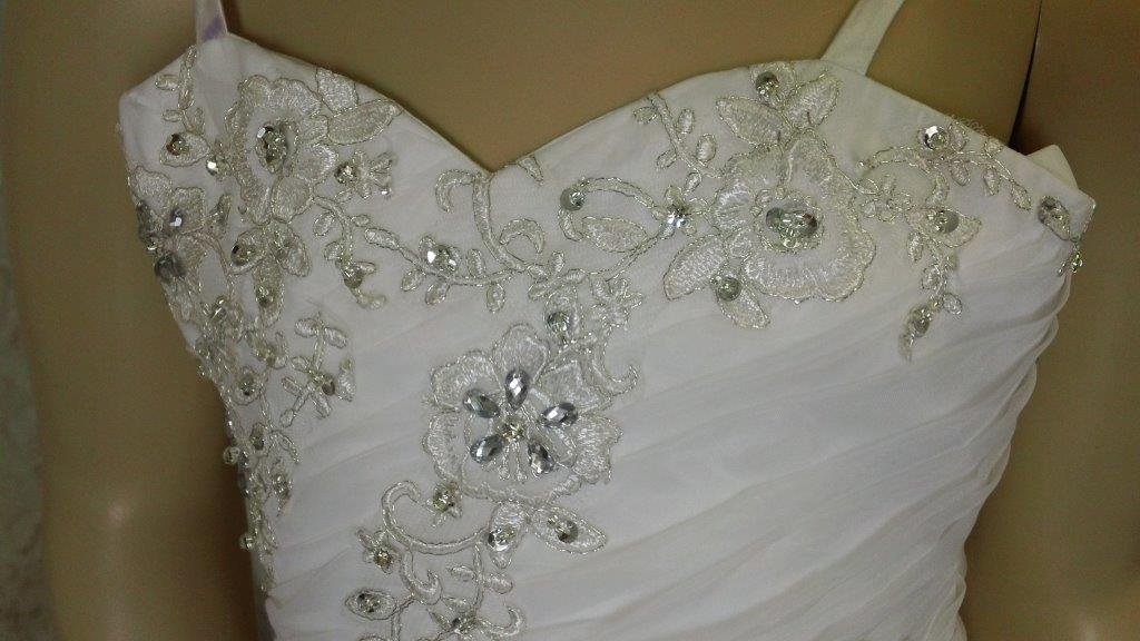 sweetheart ruched neckline