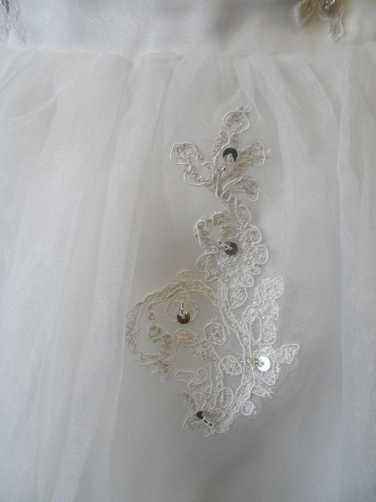 flower girl dresses that complement the bridal gown