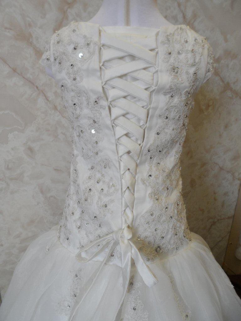 flower girl dresses that complement the bridal gown